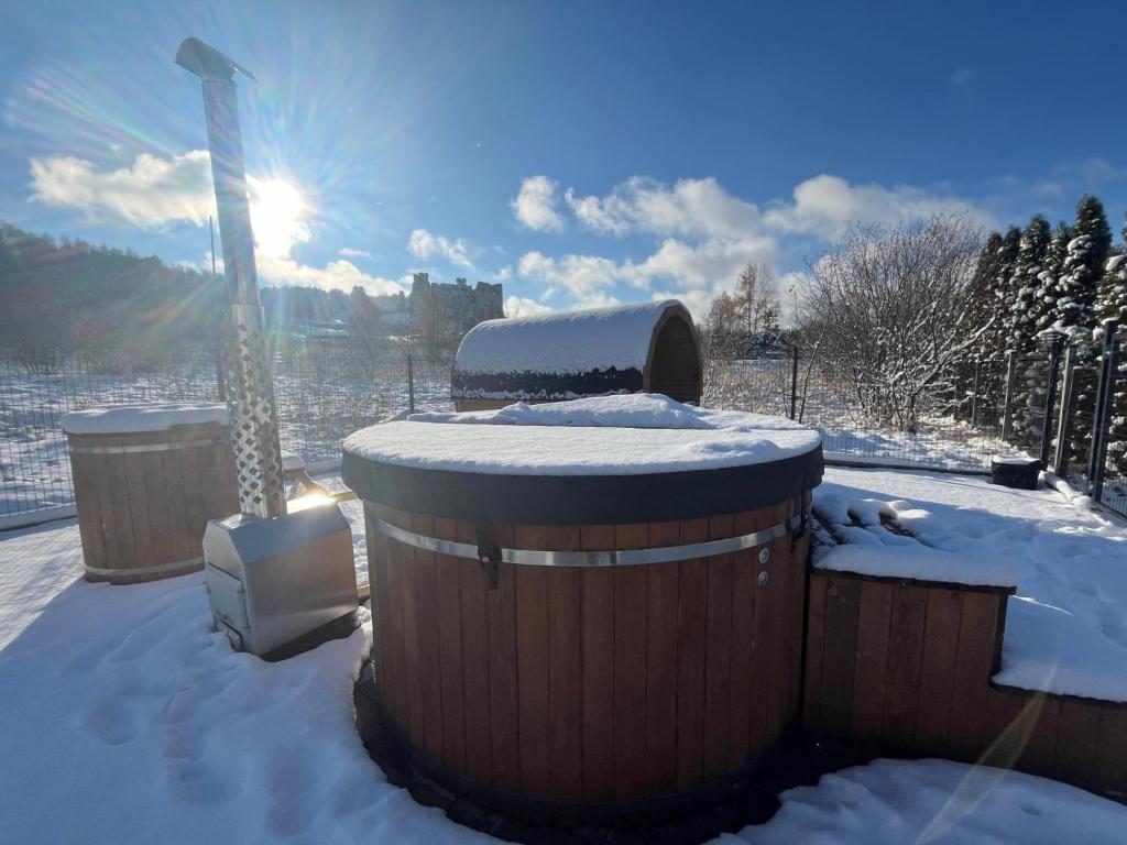 Agroturystyka na Jurze Jacuzzi Sauna Beczka v zime