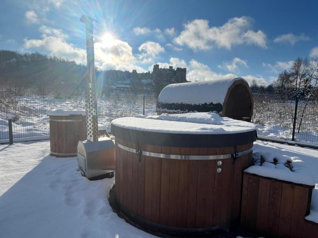 Agroturystyka na Jurze Jacuzzi Sauna Beczka v zime