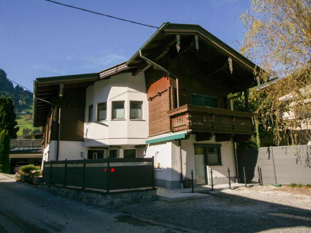 El edificio en el que está el departamento