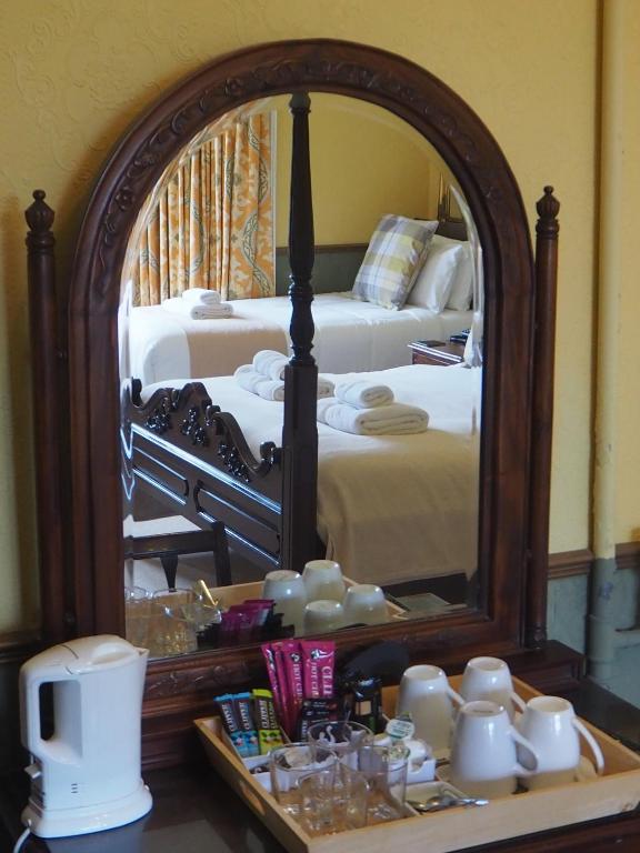 Meare Manor - Superior Quadruple Room