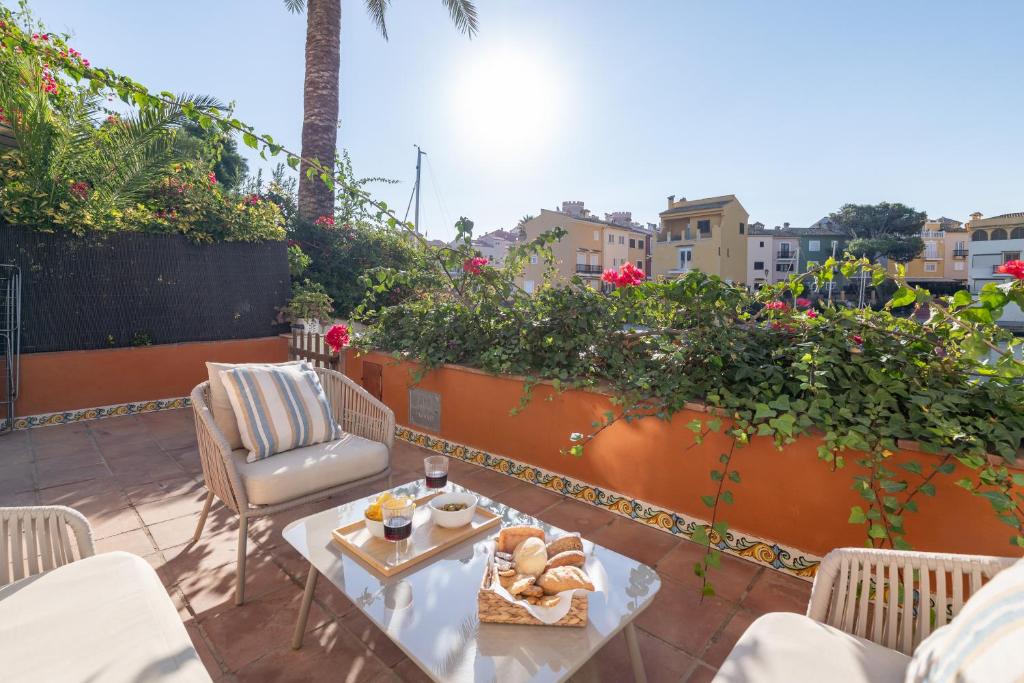 Travel Habitat Casa con embarcadero. - Casa De Seis Dormitorios