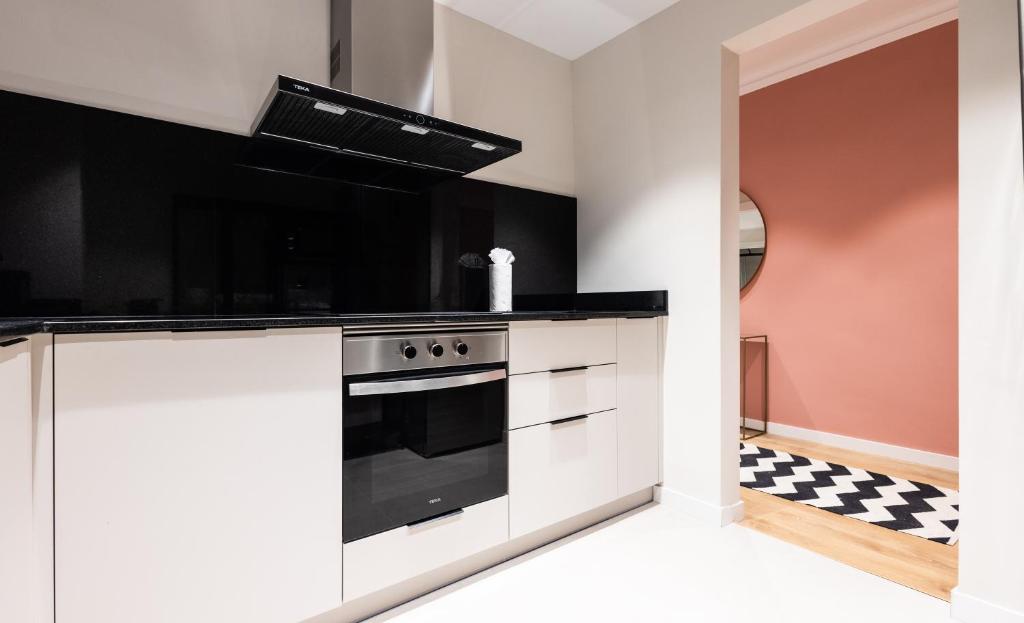 Stay U-nique Apartments Balmes II - 17