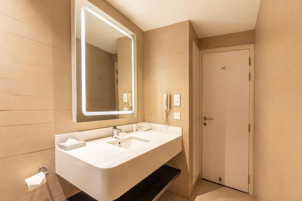 Un baño de Park Inn by Radisson,South Delhi