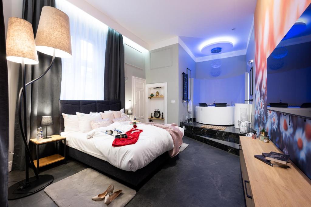 Arts Apartments - Kraków Old Town - Deluxe Suite With Spa Bath