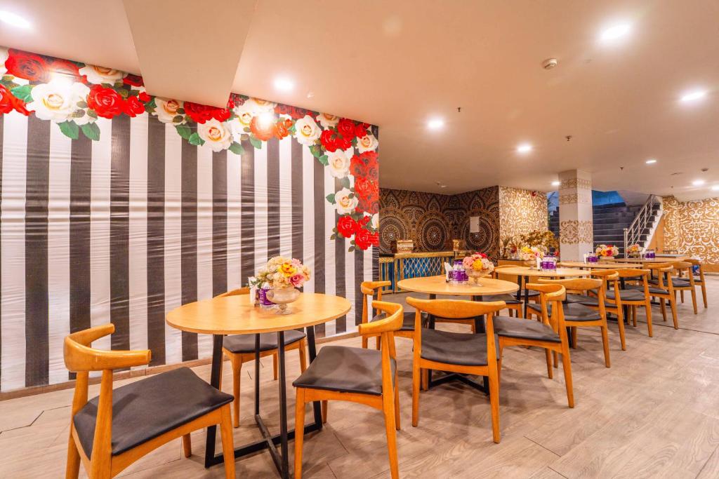 Restaurace v ubytování Treebo Premium Inn