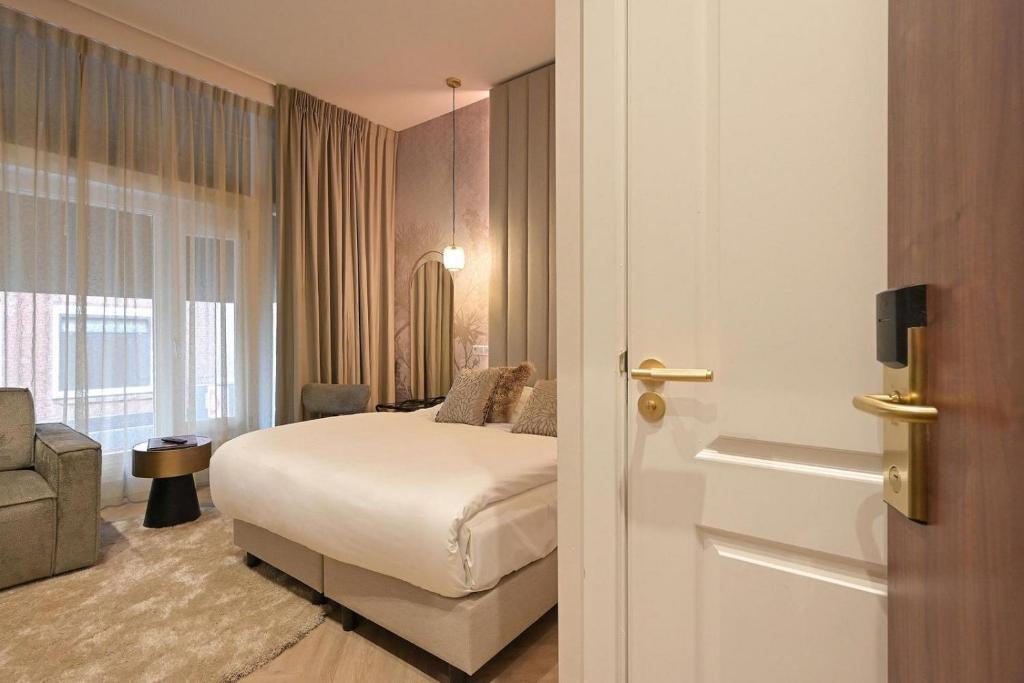 Novallure Downtown - Short Stay Apartments - Triple Room