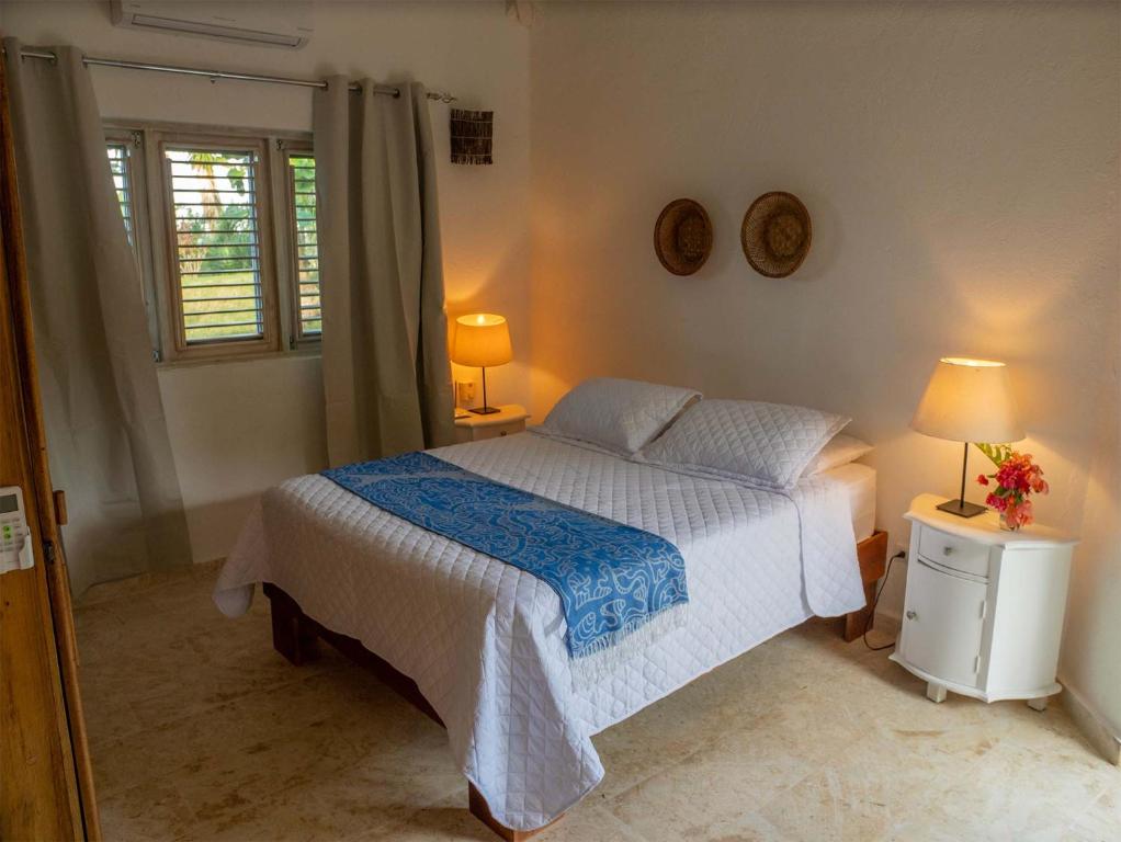 Una cama o camas en una habitación de JandalaVillage