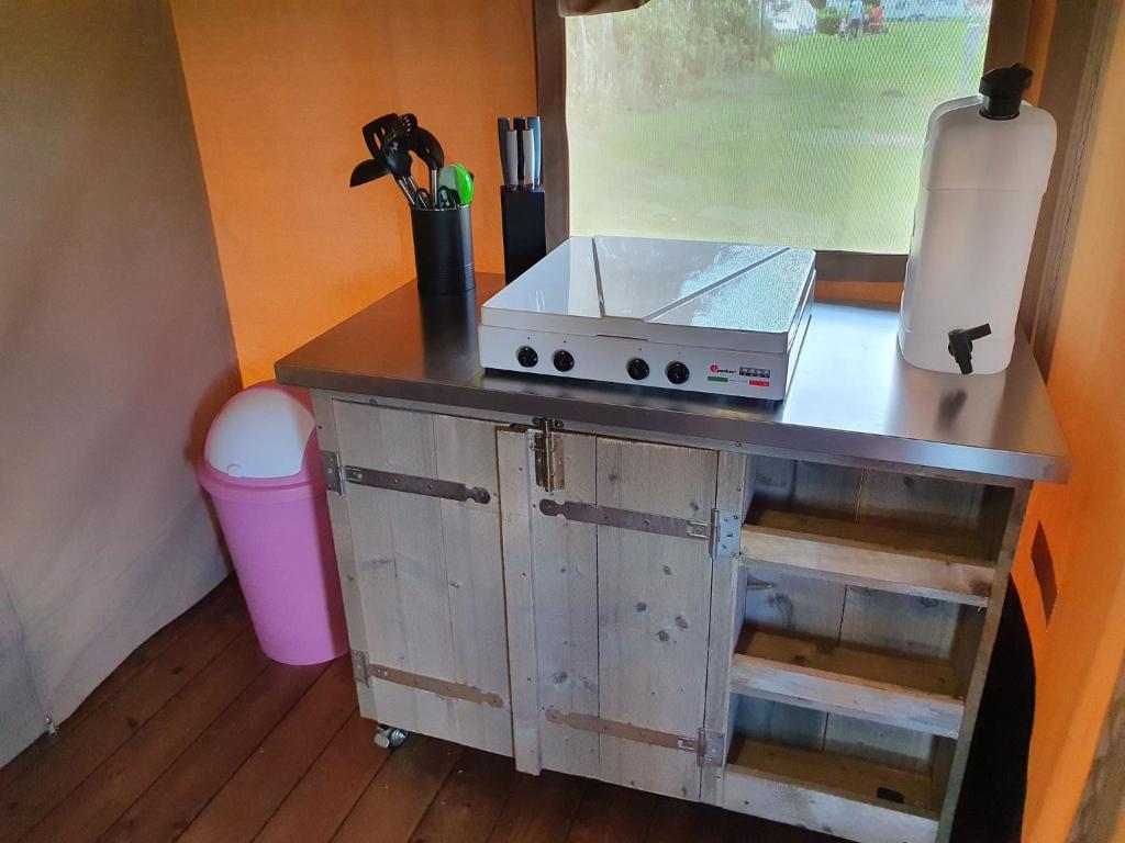 Kuchyň nebo kuchyňský kout v ubytování Camp Diekirch