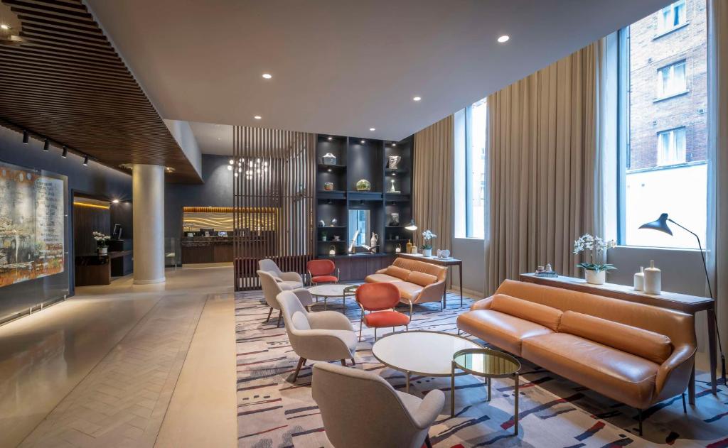 Prostor za sedenje u objektu The Morrison Dublin, Curio Collection by Hilton