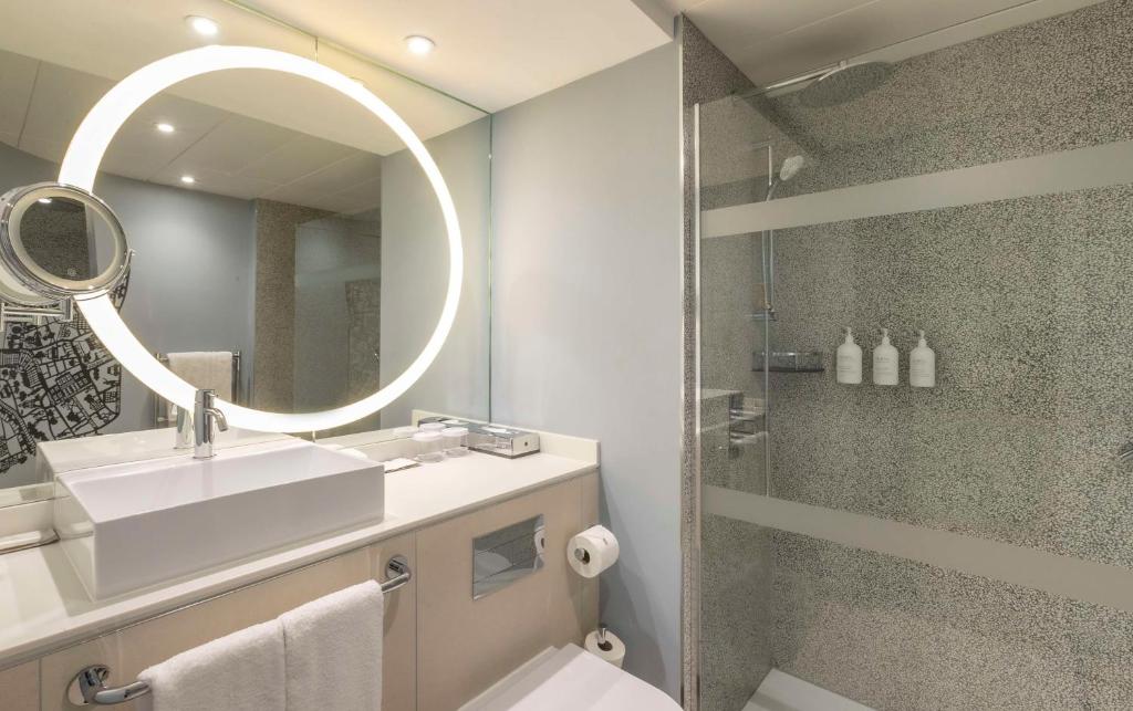 Kupatilo u objektu The Morrison Dublin, Curio Collection by Hilton