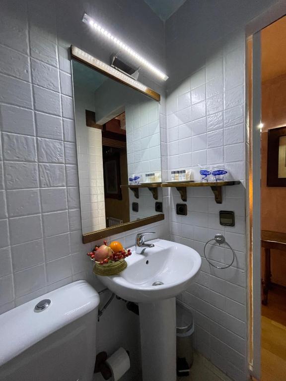 Un baño de La Posada del Hidalgo de Alarcón