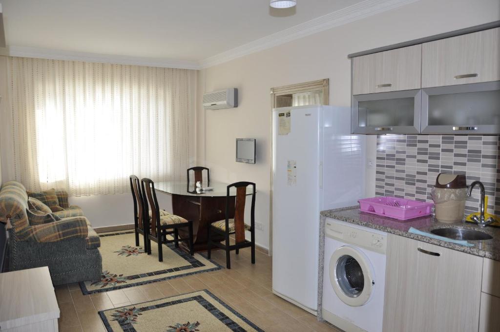 Kuchyň nebo kuchyňský kout v ubytování Hotel Anadolu