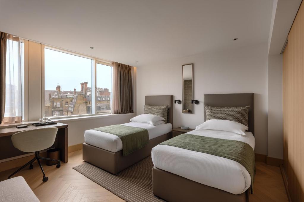 Royal Garden Hotel - 