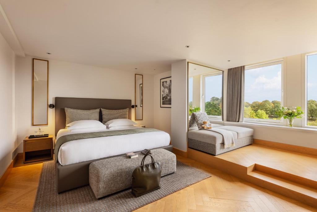 Royal Garden Hotel - 