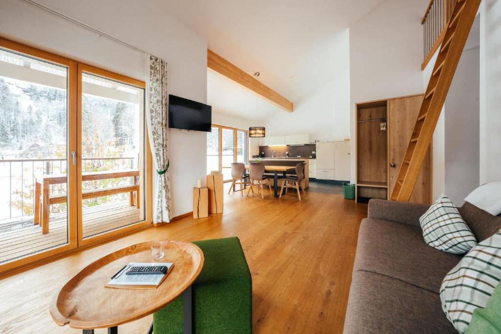 TV a/nebo společenská místnost v ubytování Landhaus Valfontana