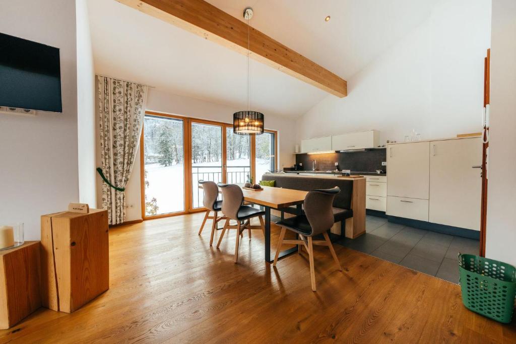 Kuchyň nebo kuchyňský kout v ubytování Landhaus Valfontana