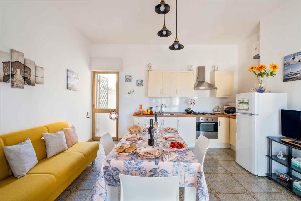 Η κουζίνα ή μικρή κουζίνα στο Summer Sunshine Private Villa