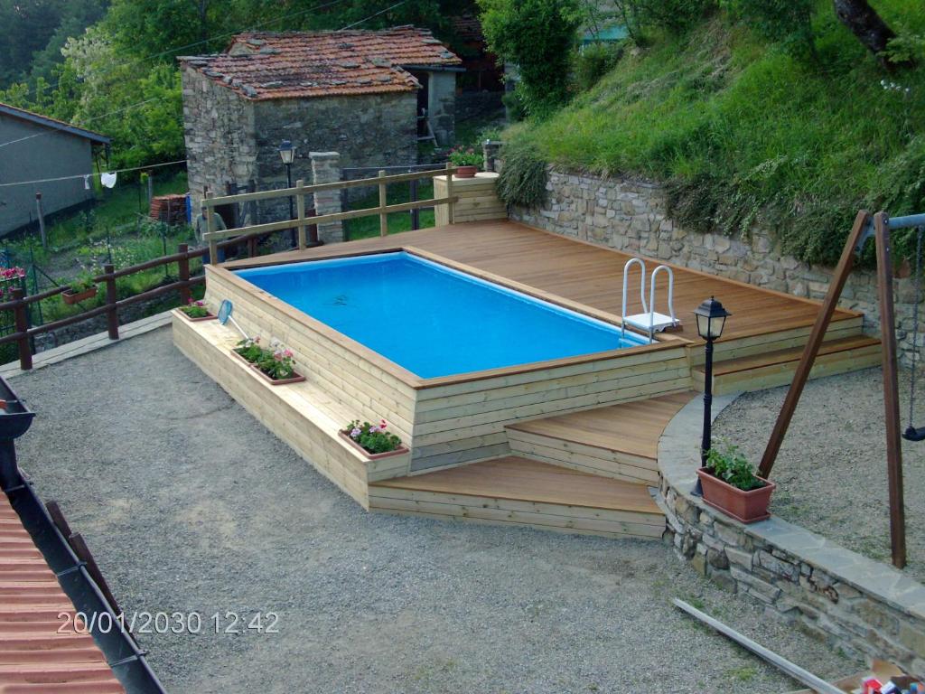 Bazén v ubytovaní B&B Borgo Valagnesi casa Annarita alebo v jeho blízkosti