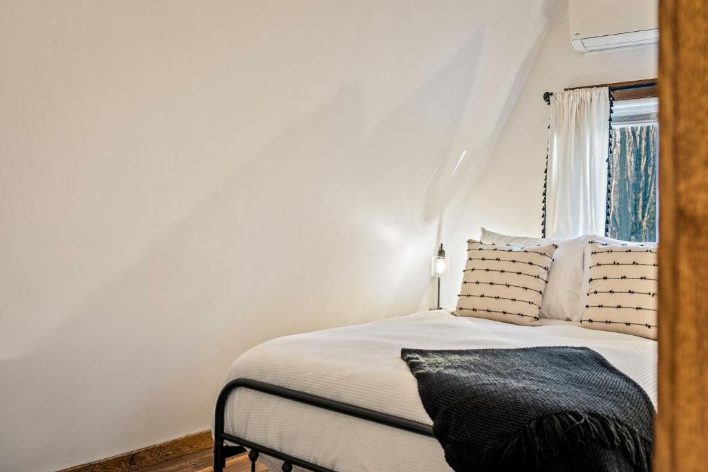 Postel nebo postele na pokoji v ubytování Acute Chalet - Cozy I Elegant I Serene