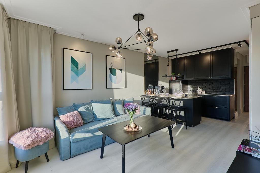 Köök või kööginurk majutusasutuses Golden Hour Apartments- Grunwaldzka 42