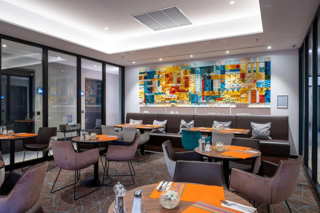 Area soggiorno di Park Inn by Radisson Berlin Alexanderplatz