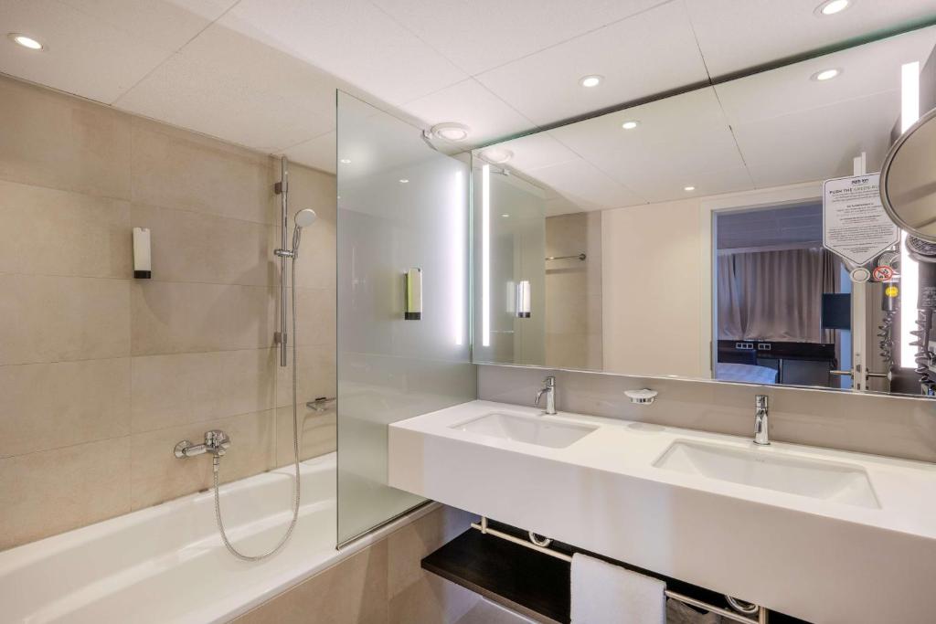 Bagno di Park Inn by Radisson Berlin Alexanderplatz