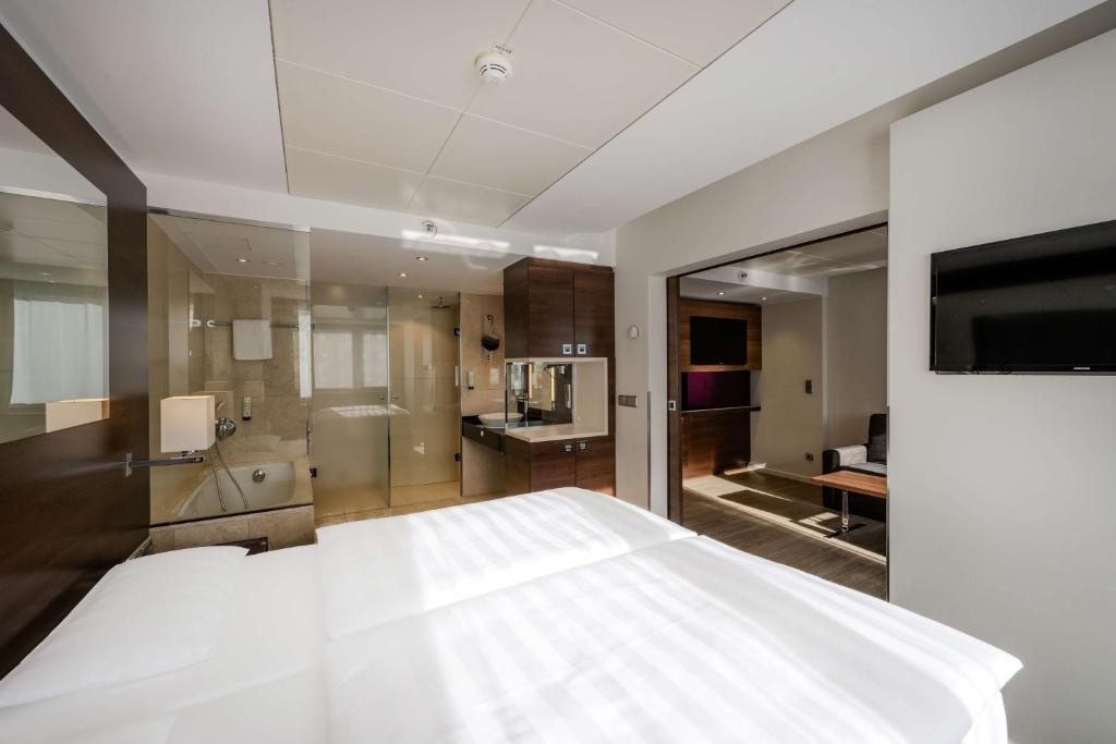 Park Inn by Radisson Berlin Alexanderplatz - Resim 30