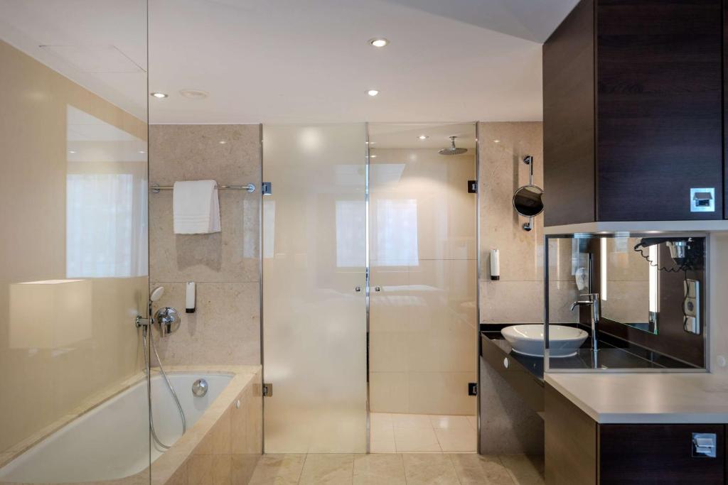 Park Inn by Radisson Berlin Alexanderplatz - Resim 39