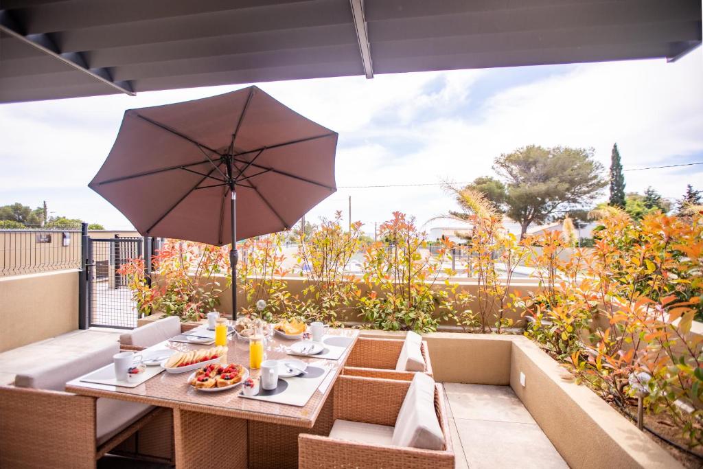 La Villa Sambro - Apartment Mit 2 Schlafzimmern Und Poolblick