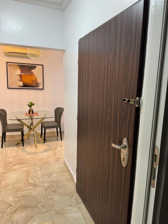 Fotografie z fotogalerie ubytování Five Palms One Bedroom Pent House Apartment v destinaci Sagisa