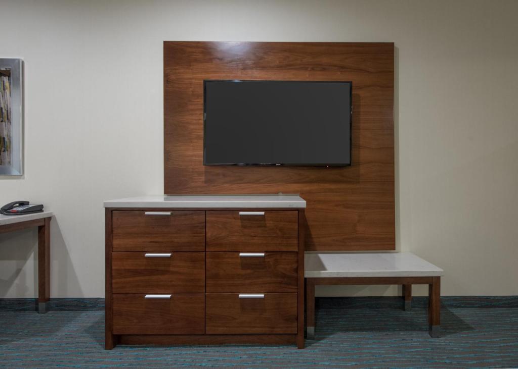 Best Western Plus Gardena-Los Angeles Inn & Suites - 