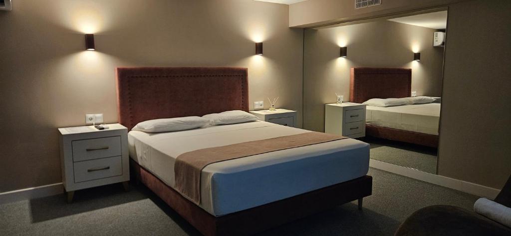 Rooms Luxury Madrid - Double Room With Private Bathroom