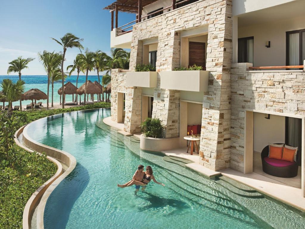 Bazén v ubytování Secrets Akumal Riviera Maya - Adults Only nebo v jeho okolí
