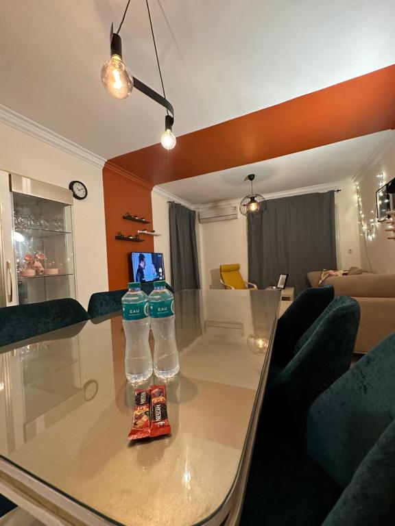 TV a/nebo společenská místnost v ubytování JRE-EG modern aprt Sheikh Zayed
