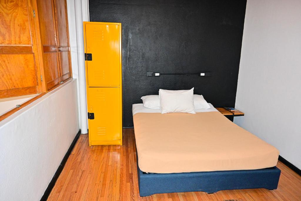 Hostel Mundo Joven Catedral - スモールダブルルーム