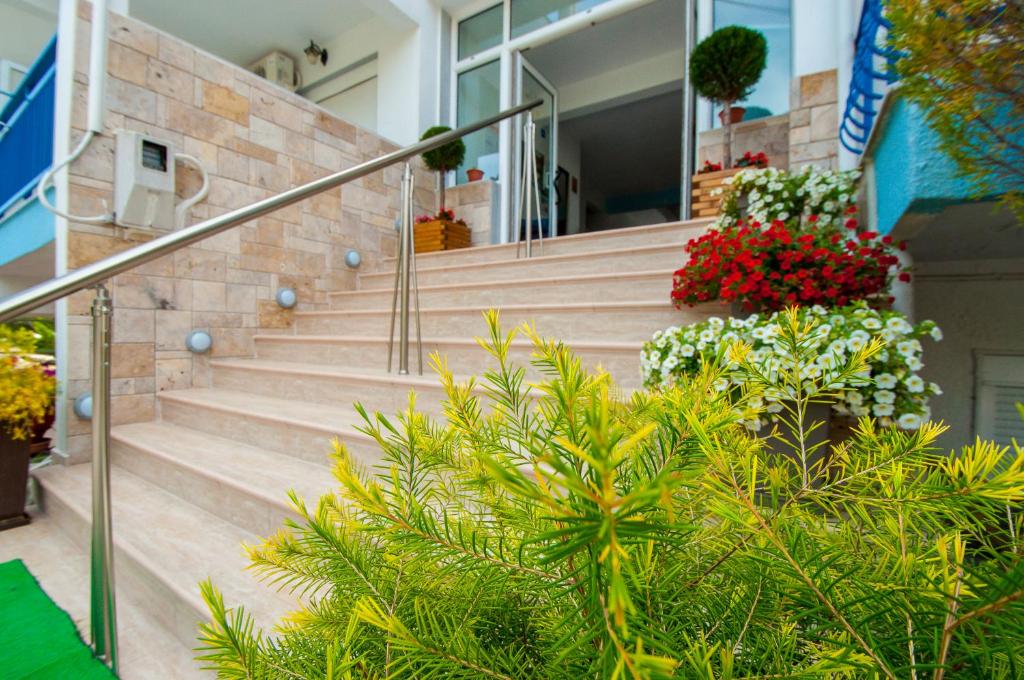 Κήπος έξω από το Studios Maria - Renovating Brand New for 2026