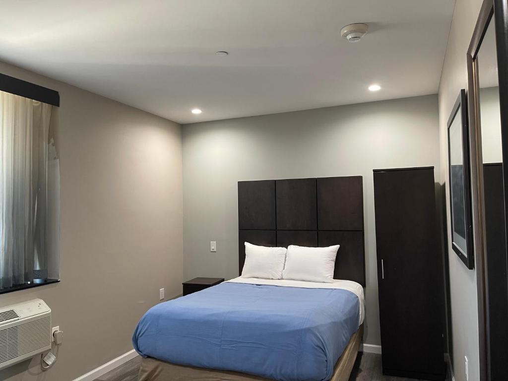 VOYAGE HOTEL