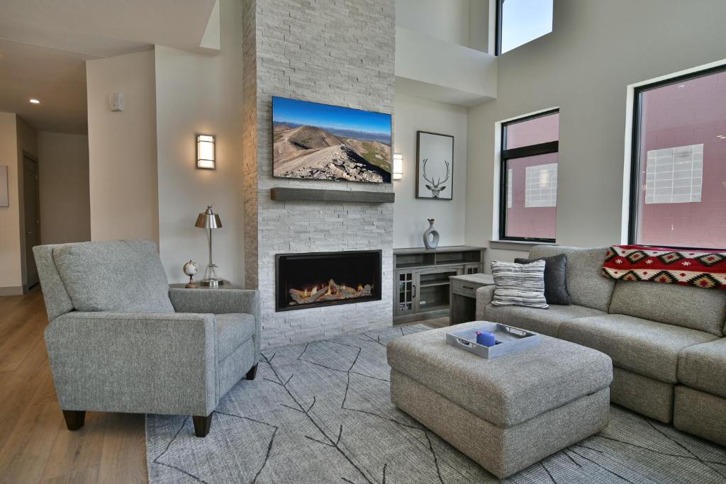 Penthouse City View royalty-free images - Shutterstock