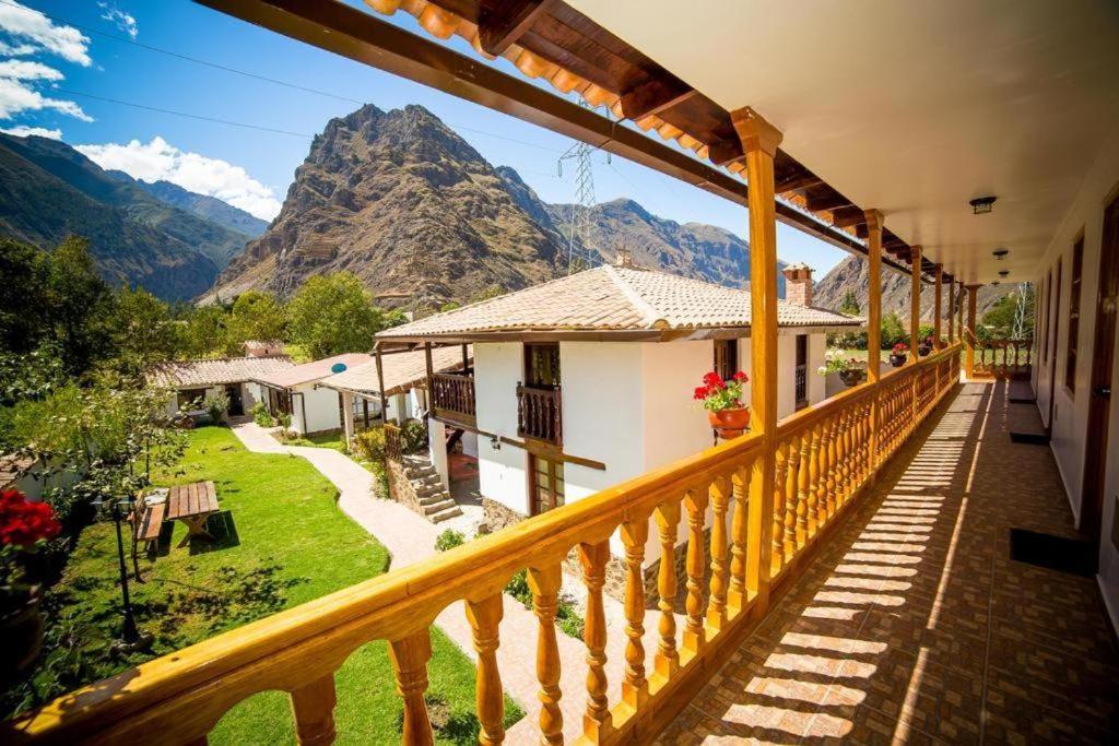 Nespecifikovaný výhled na hory nebo výhled na hory při pohledu z hotelu