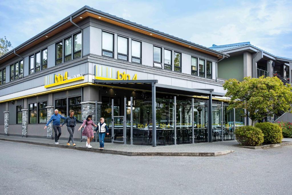 Accent Inns Victoria photo