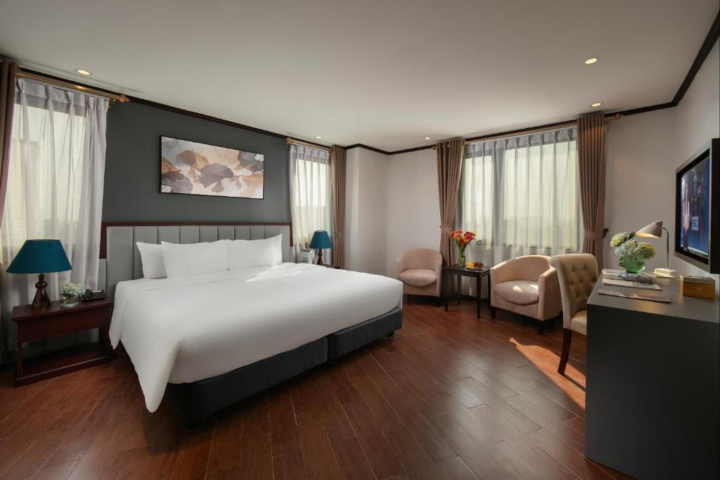 May De Ville Suite