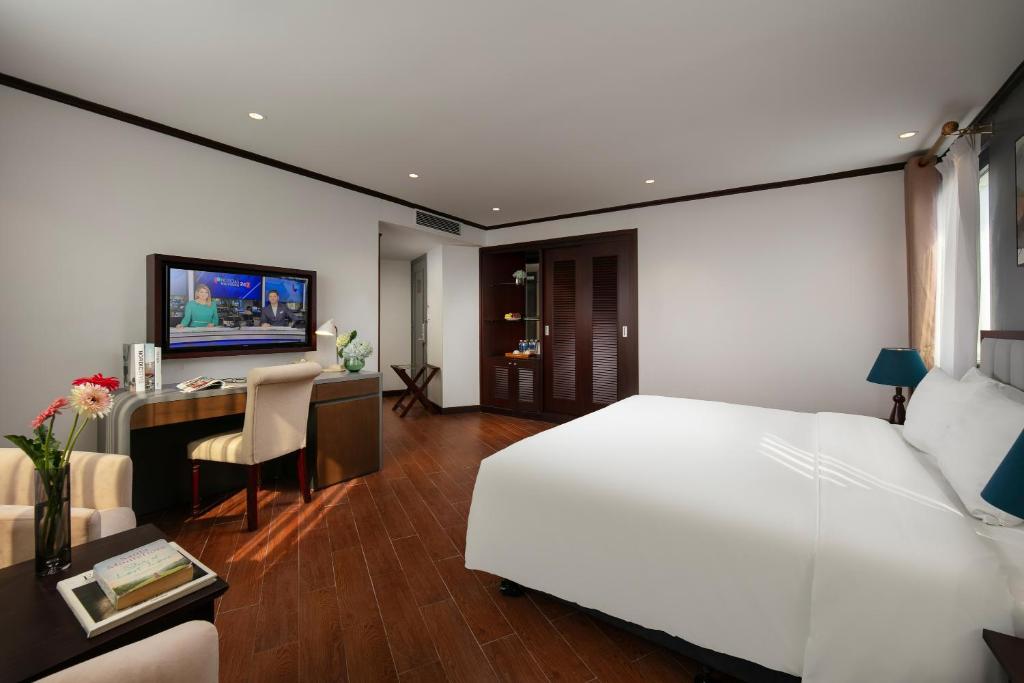 May De Ville Suite