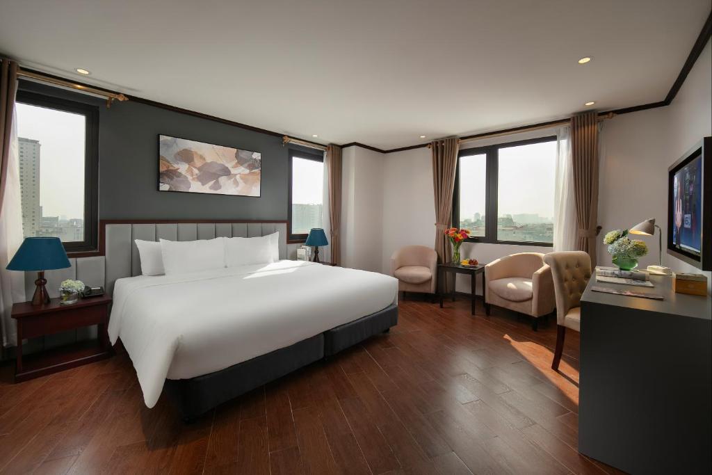 May De Ville Suite