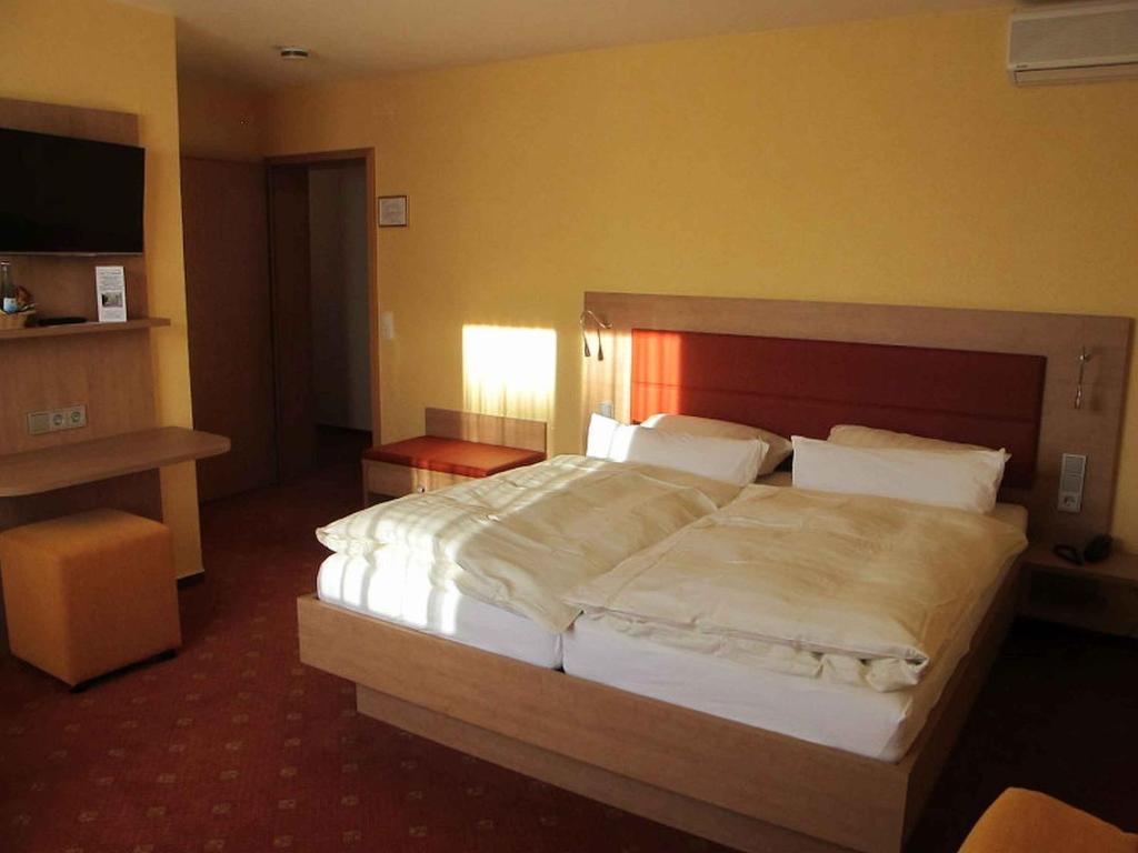 Gästehaus Wagner - Comfort Triple Room With Shower