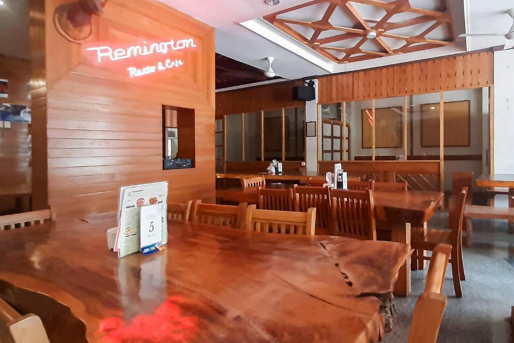 Posezení v ubytování Urbanview Remington Hotel Palembang By RedDoorz