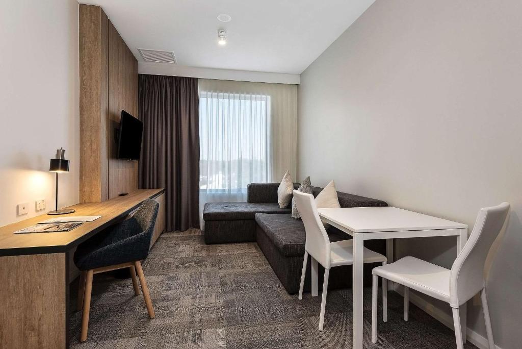 TV a/nebo společenská místnost v ubytování Ingot Hotel Perth, Ascend Hotel Collection
