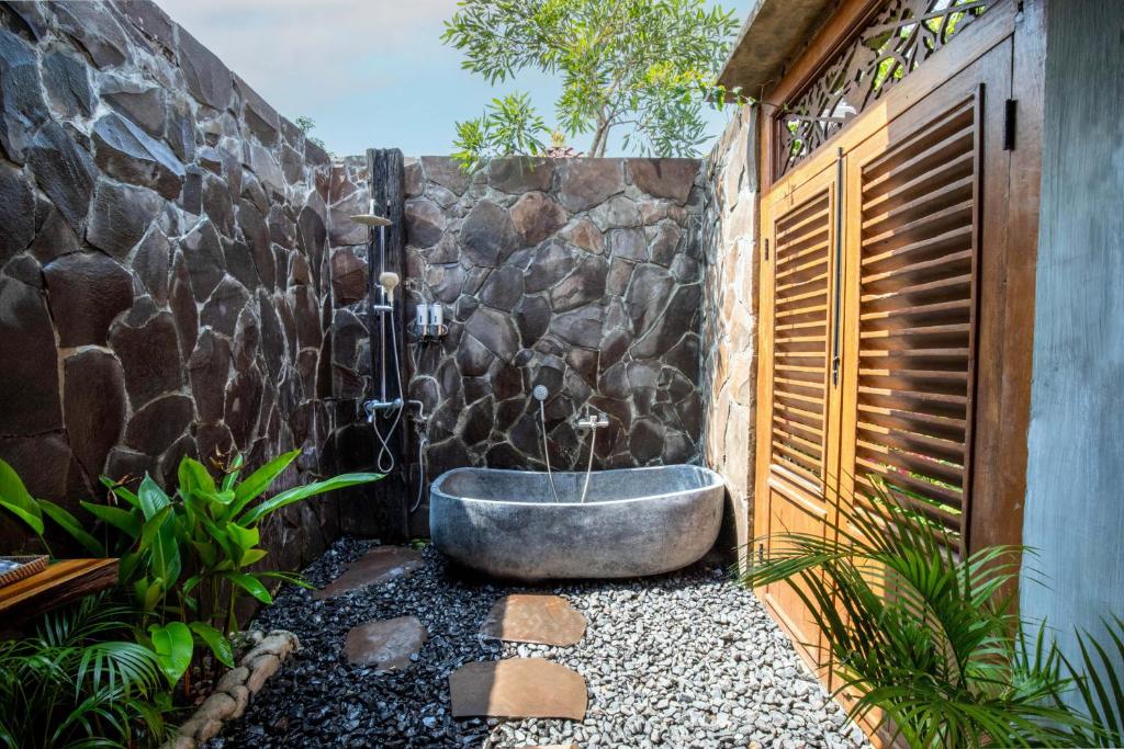 Zahrada ubytování JavaLO Villa Lombok