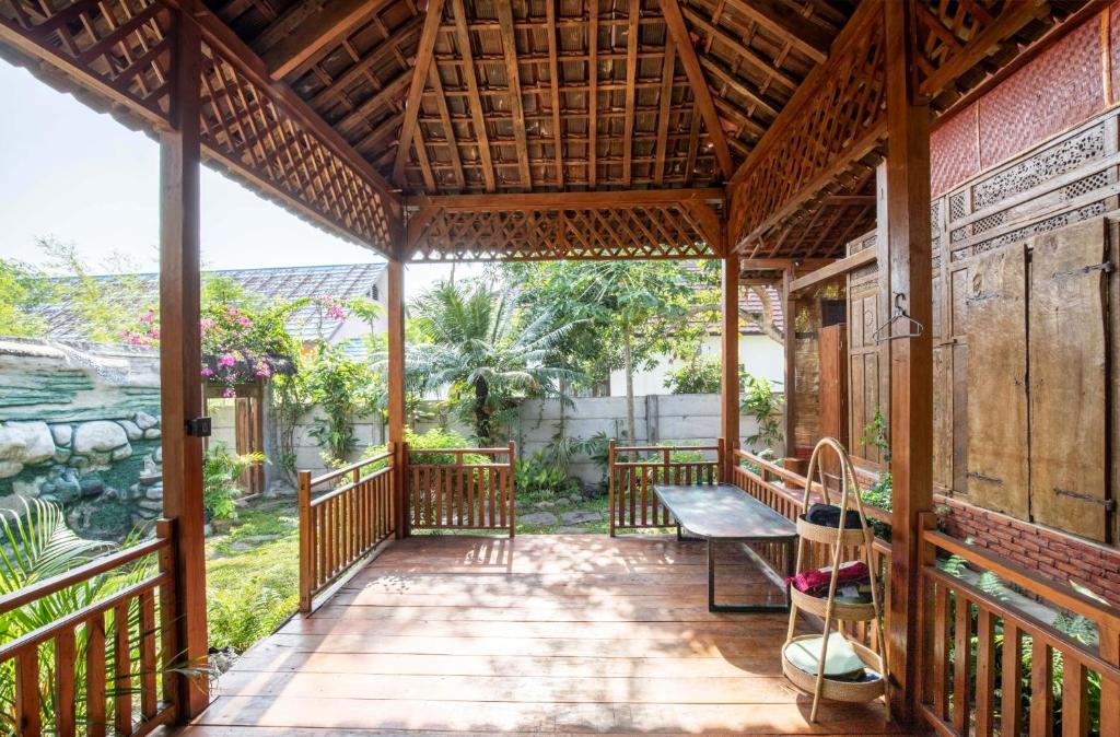 Zahrada ubytování JavaLO Villa Lombok