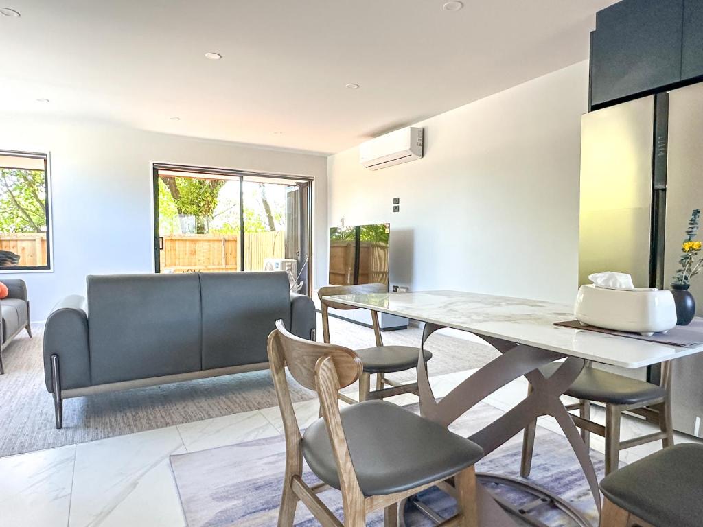 Brand New 3BR home opposite to UC - Resim 21