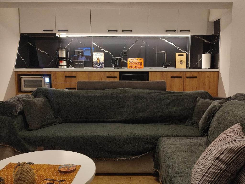 To Bee or not to Bee! - 1